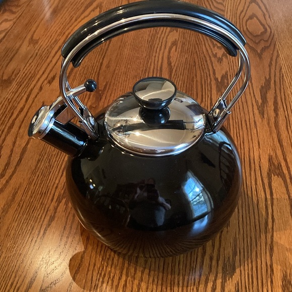 Black Copco Stainless Steel Whistling Kettle - Picture 2 of 7